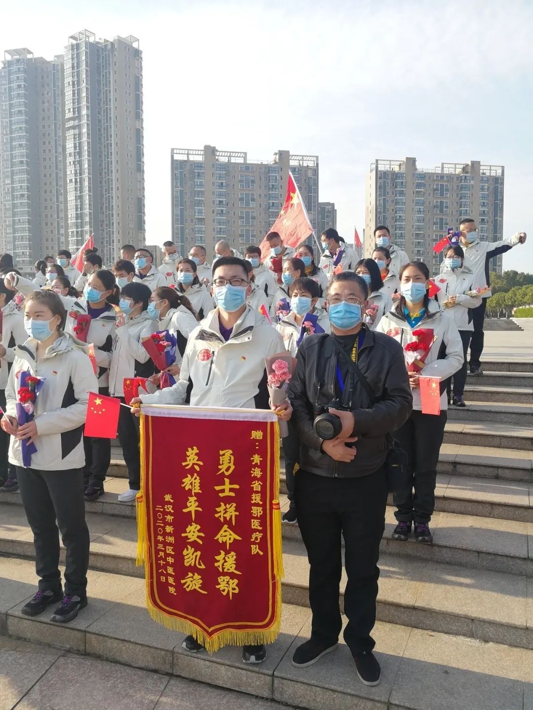 青春在奮斗中閃光—中國(guó)共青團(tuán)中央 “全國(guó)優(yōu)秀共青團(tuán)干部”稱號(hào)獲得者省第三人民醫(yī)院劉東虎(圖5)