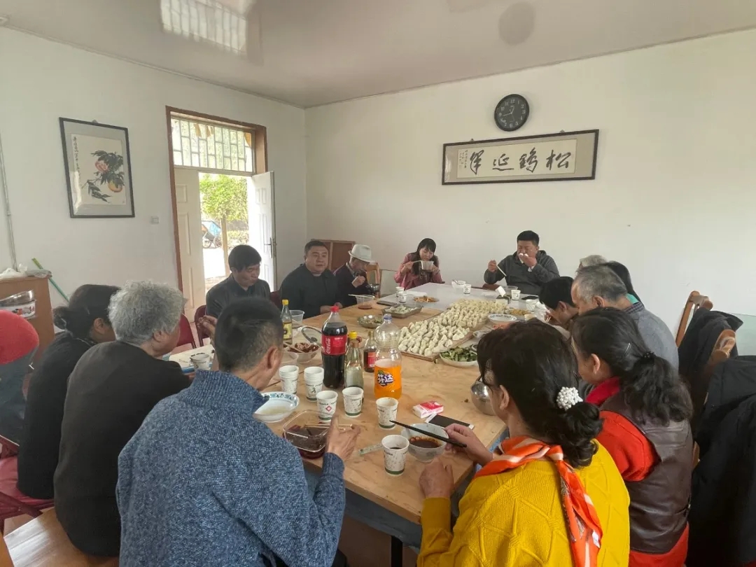 凝心學(xué)習(xí)黨史 永葆初心使命 ——青海省第三人民醫(yī)院離退休黨支部開展黨史學(xué)習(xí)教育(圖4)