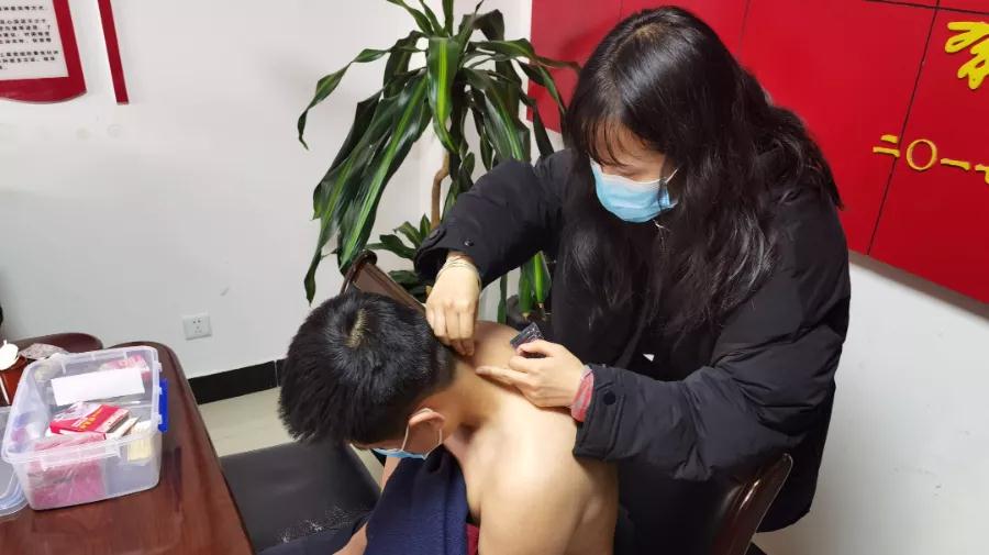關(guān)愛民警身心健康，共筑抗疫堅(jiān)固防線 ---省第三人民醫(yī)院臨床第七黨支部赴西寧特警支隊(duì)聯(lián)合開展主題黨日活動(dòng)(圖5)