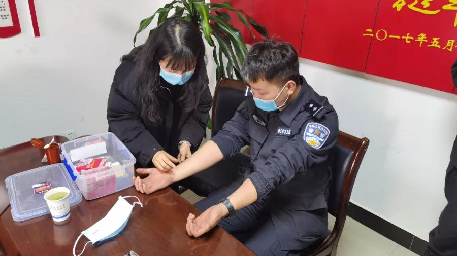 關(guān)愛民警身心健康，共筑抗疫堅(jiān)固防線 ---省第三人民醫(yī)院臨床第七黨支部赴西寧特警支隊(duì)聯(lián)合開展主題黨日活動(dòng)(圖6)